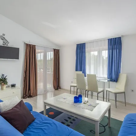 Modern With Swimming Pool In